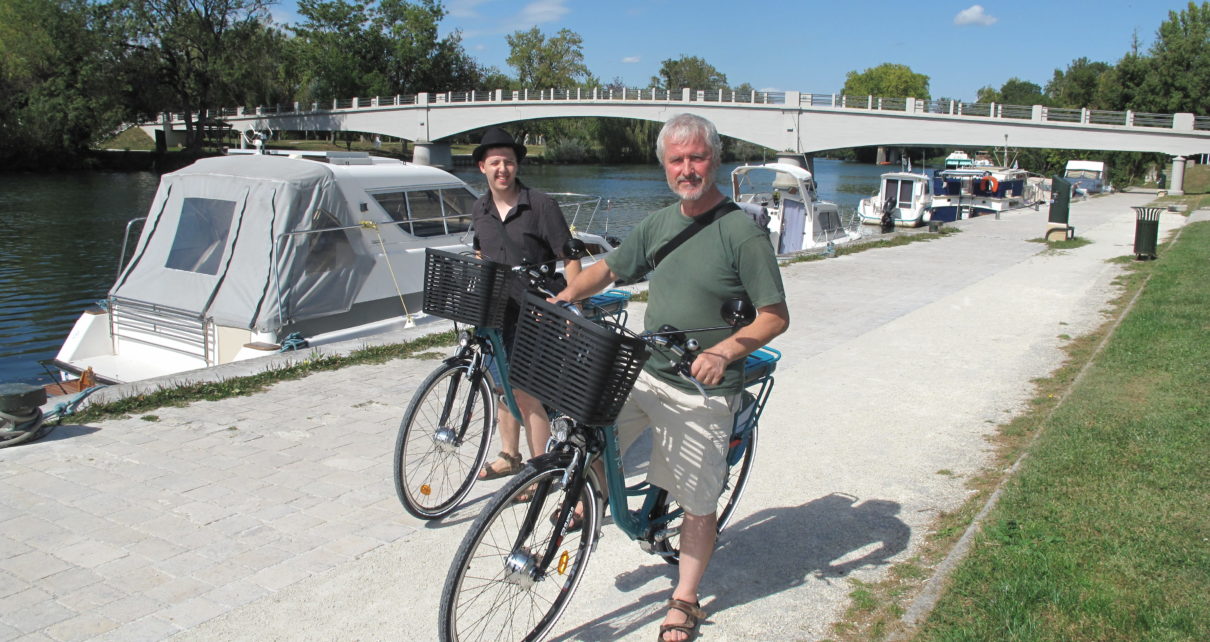 Vélos sur le port L'Houmeau